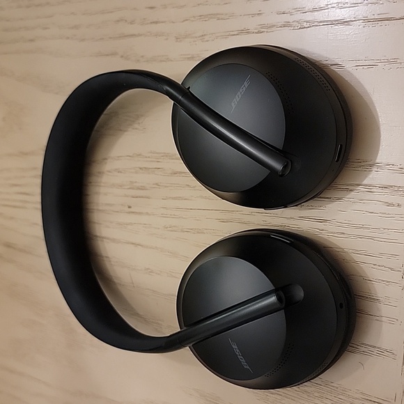 Bose Noise Canceling Headphones 700 Black - Picture 2 of 9